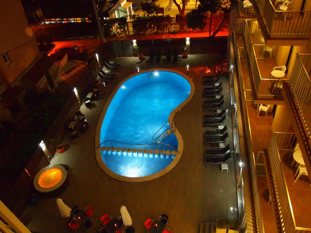 Bazén v ubytování Hotel Stella Maris nebo v jeho okolí