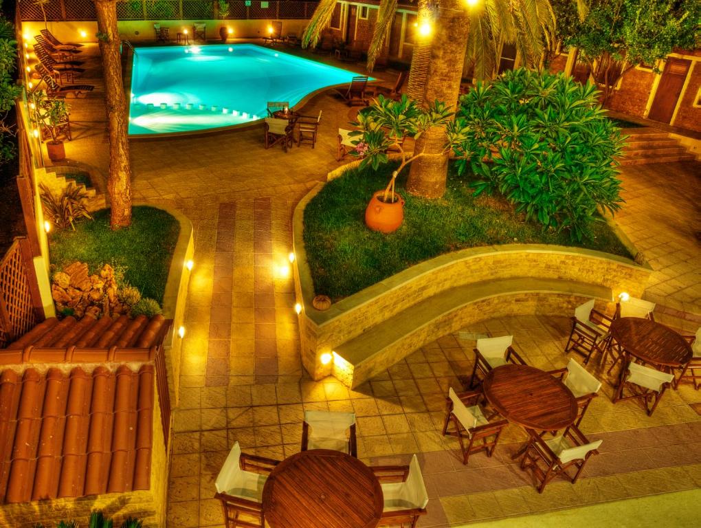 Bazén v ubytovaní Kissamos Hotel alebo v jeho blízkosti