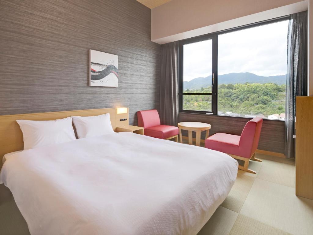 Grandvrio Hotel Miyajima Wakura - ROUTE INN HOTELS - - Tweepersoonskamer Met Uitzicht Op De Bergen