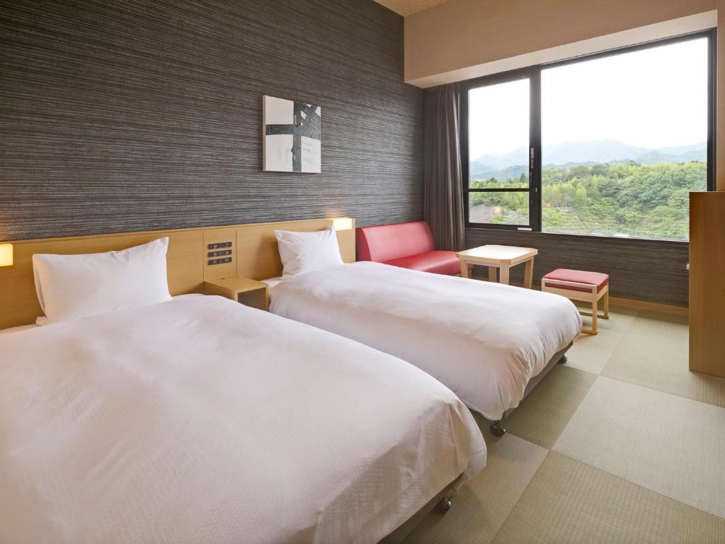 Grandvrio Hotel Miyajima Wakura - ROUTE INN HOTELS - - Tweepersoonskamer Met Uitzicht Op De Bergen