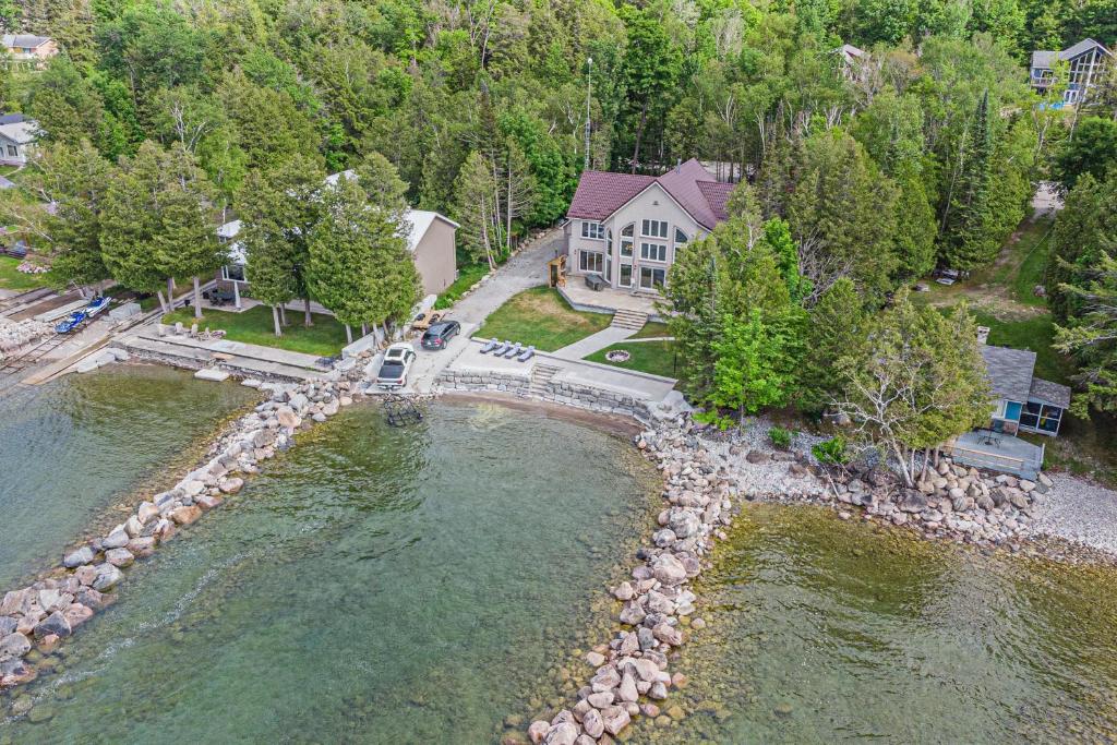 Gallery image of Villa Selena-Lakefront-Families Only-Boat Launch in Penetanguishene