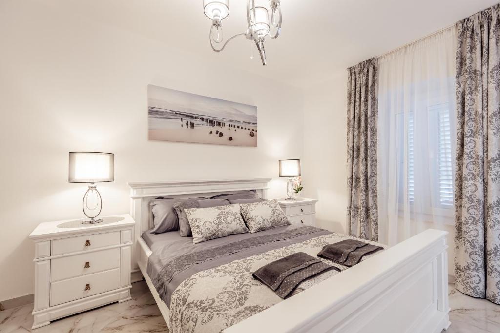 Gallery image of Villa Donna apartments in Herceg-Novi