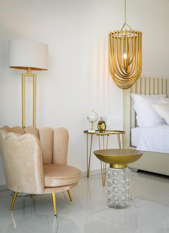 Gallery Luxury Suites & Rooms-Only Adults - 9