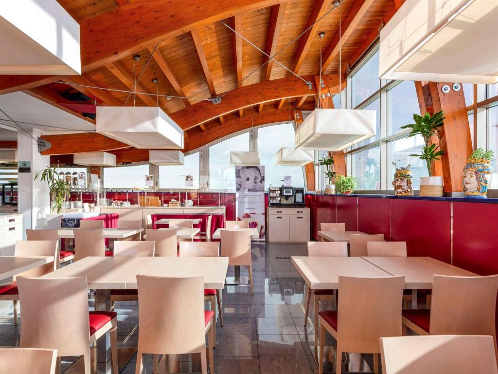 Restaurace v ubytování Hotel Mercure Siracusa