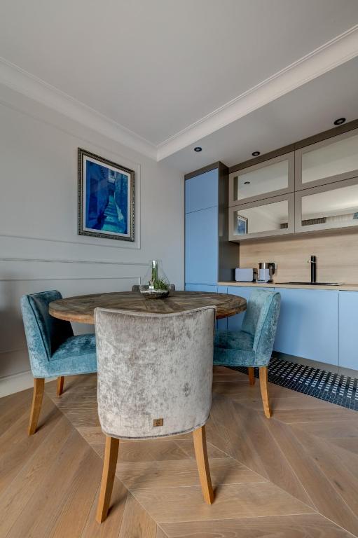 Kuchyňa alebo kuchynka v ubytovaní Unique Apartments - Browar Gdański
