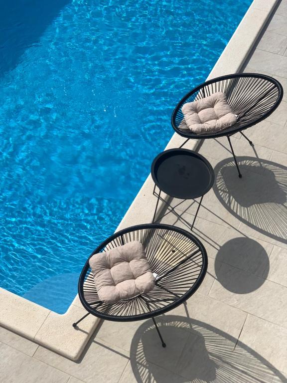 Bazén v ubytování Apartments Villa Bella Vista Seget nebo v jeho okolí