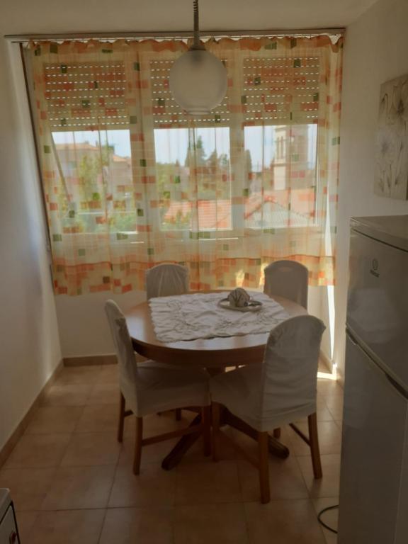Kuchyň nebo kuchyňský kout v ubytování APARTMENT SUNSHINE- center of Split