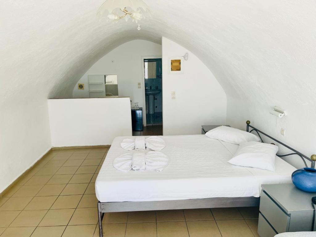 Loucas on the Cliff - Resim 18