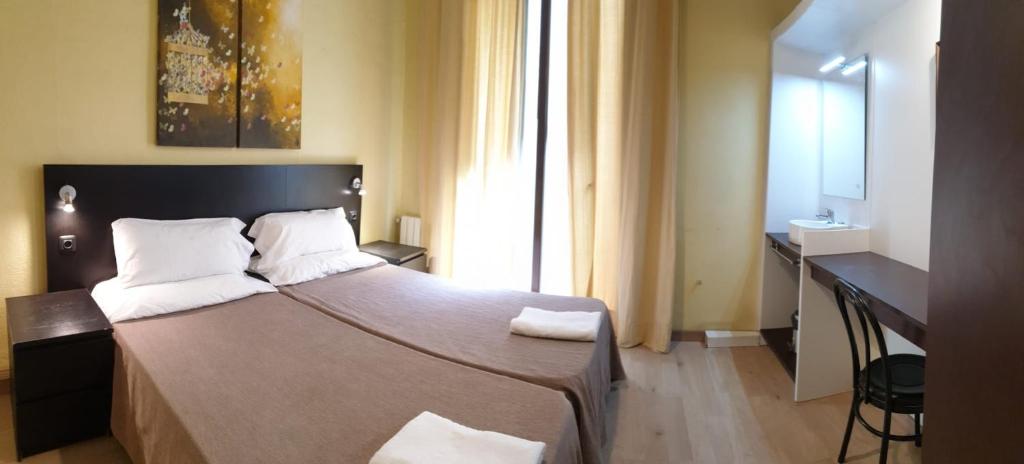 Guesthouse Hostal Baires, Barcelona, Spain - Booking.com