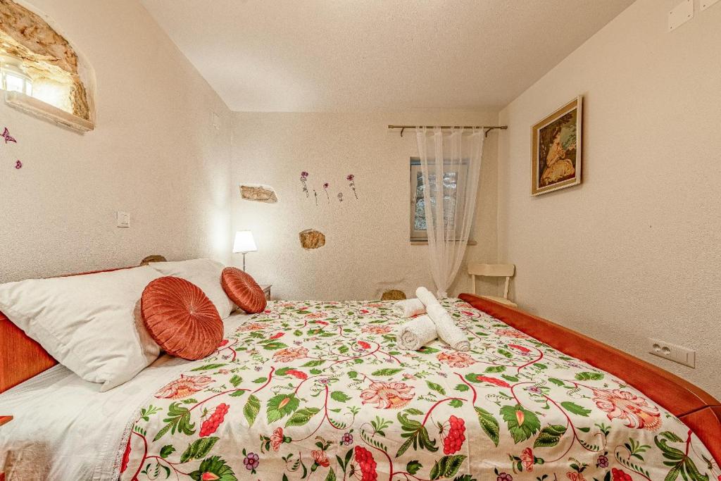 Posteľ alebo postele v izbe v ubytovaní Holiday Home Stone Wall