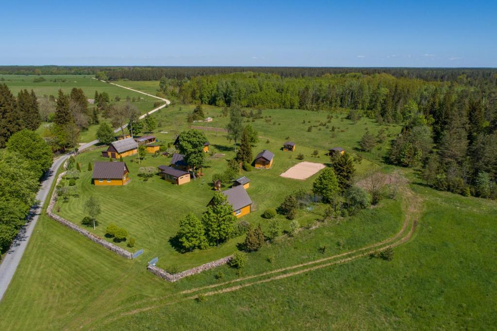 Loodusmaastik puhkepargi lähedal
