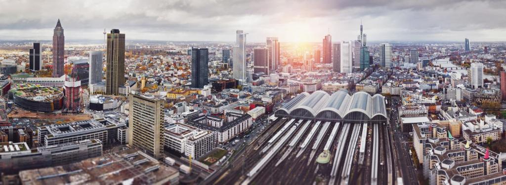 Uma visão geral de Frankfurt ou uma vista da cidade tirada do hotel