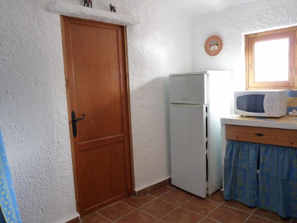 Kuchnia lub aneks kuchenny w obiekcie Cueva Las Rosas-VTAR/GR/02108