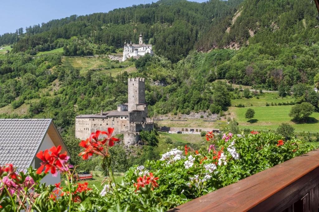 Fotografia z galérie ubytovania Sonnenhof Sonnblick v destinácii Burgusio