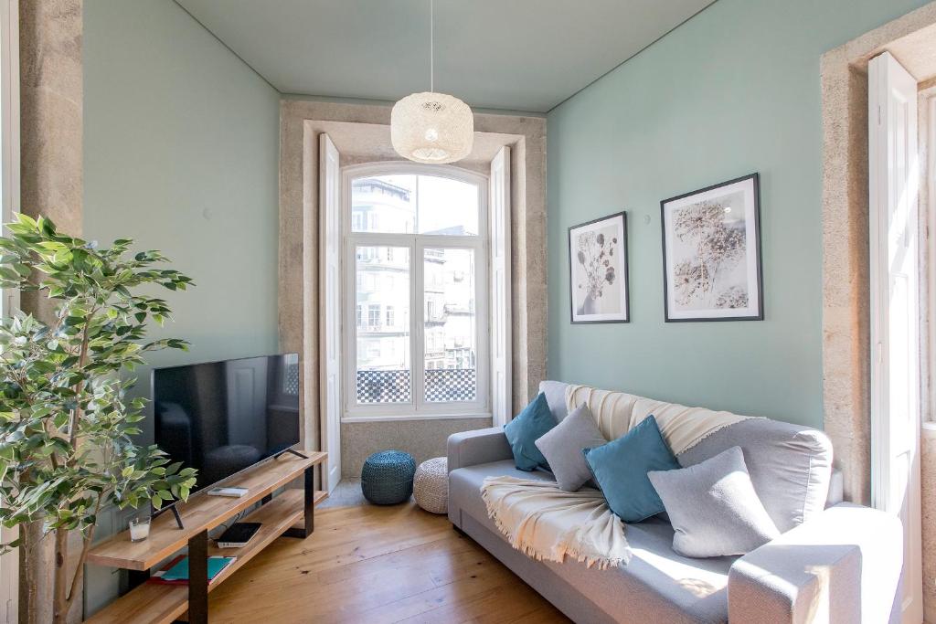 Mouzinho 1BR w AC in City Center by LovelyStay