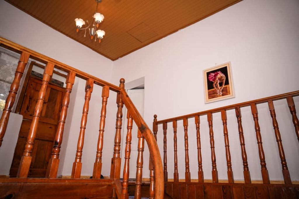 Fotografie z fotogalerie ubytování Flora's Guesthouse 'The Fir Gate' v destinaci Gjirokastër