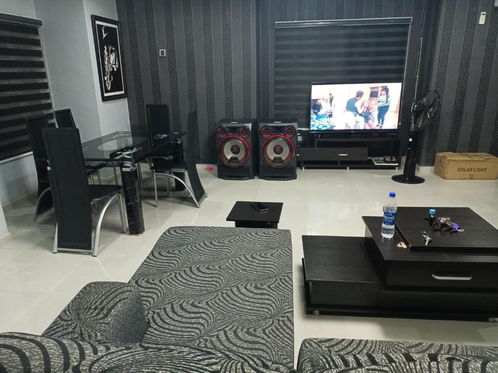 EDGE SERVICE APARTMENT