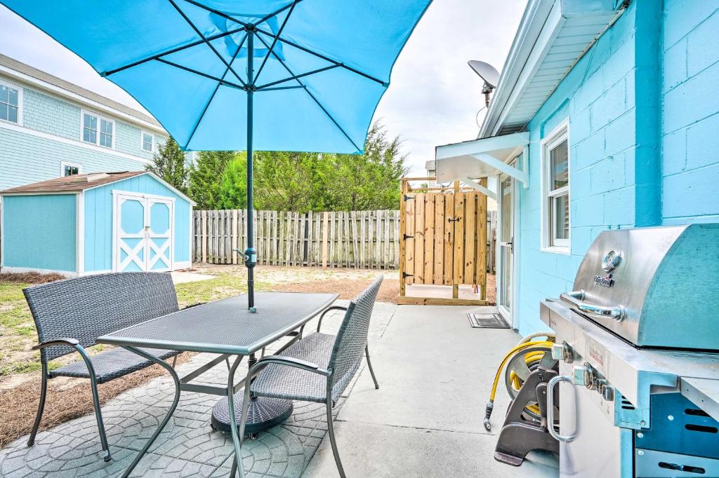 Beachy Isle of Palms Home: 1 Block to Coast! - Maison De Vacances