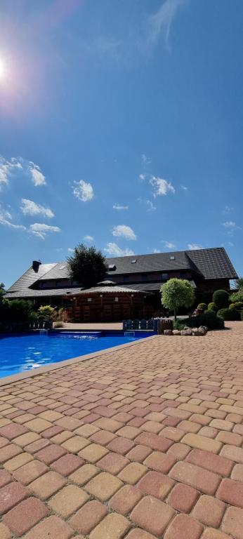 Bazén v ubytovaní Hotel Karczma u Macieja alebo v jeho blízkosti