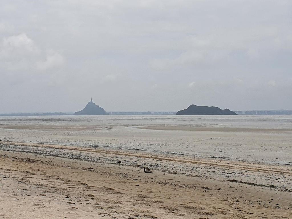 Beach sa o malapit sa holiday home