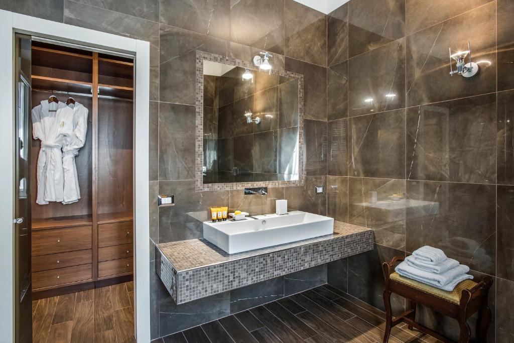 A bathroom at Oca Apartment - Alta Luxury Apartments