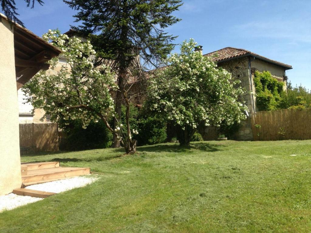 Maison familiale 4ch avec WiFi, vélos, terrasse et jardin près de Périgueux - FR-1-616-199