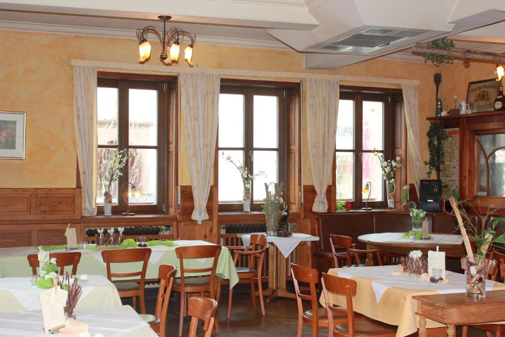 Restaurace v ubytování Gasthof Weißes Roß