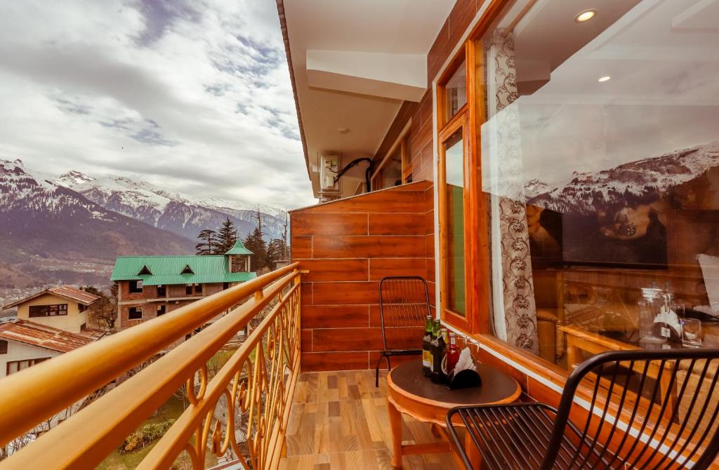 Üldine mäevaade või majutusasutusest Hotel Smugglers Mountain View - central heated & air Cooled #Free Pick from Volvo Bus Stand pildistatud vaade