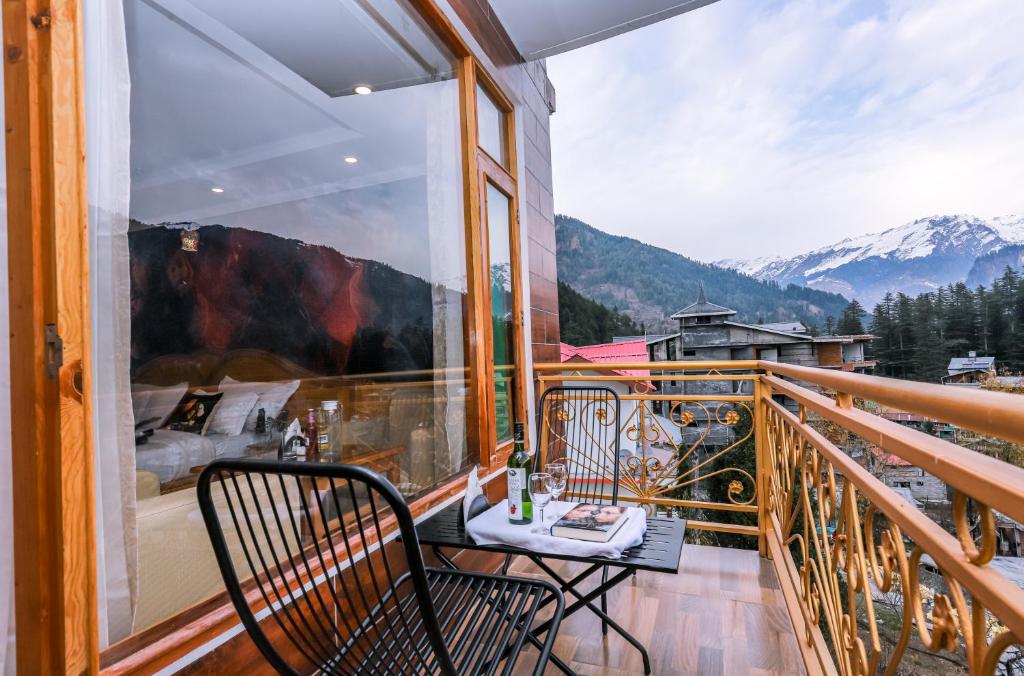 Üldine mäevaade või majutusasutusest Hotel Smugglers Mountain View - central heated & air Cooled #Free Pick from Volvo Bus Stand pildistatud vaade
