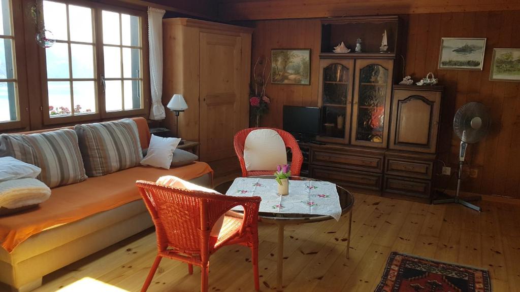Setusvæði á Traumhaftes Chalet mit Seesicht