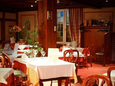 Restaurace v ubytování Logis Hotel Aux Comtes De Hanau