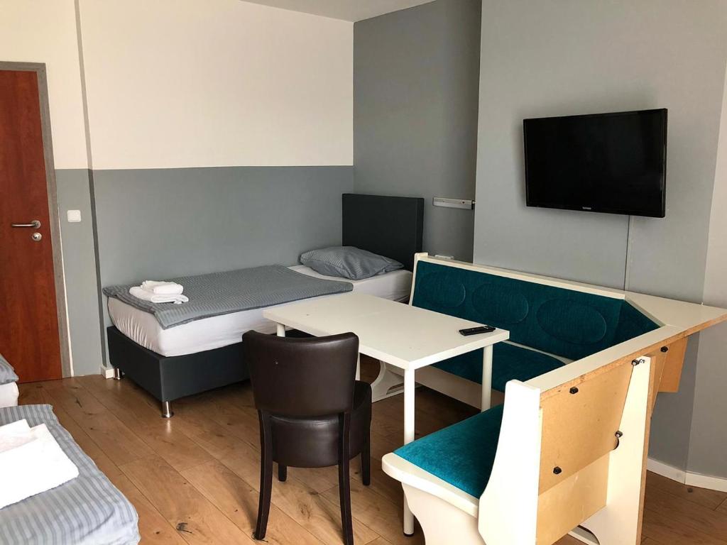Pension Lara - Viervoudige Kamer Met Gedeelde Badkamer