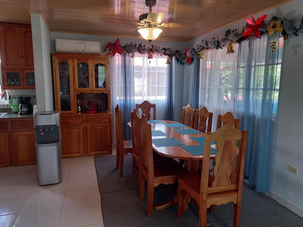Kuchyň nebo kuchyňský kout v ubytování Urania House