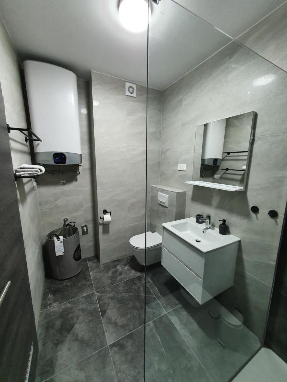 Koupelna v ubytování Apartmani Nerium