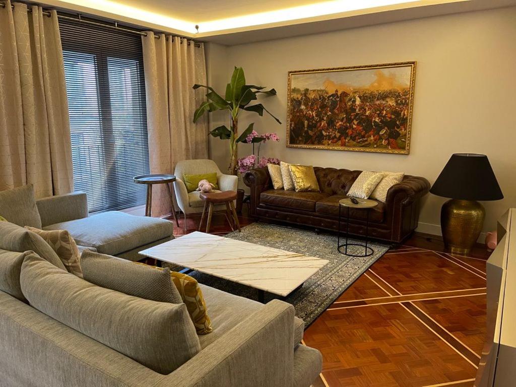 Posezení v ubytování LUXURY MADRID PLAZA DE ESPANA With Private Concierge Services