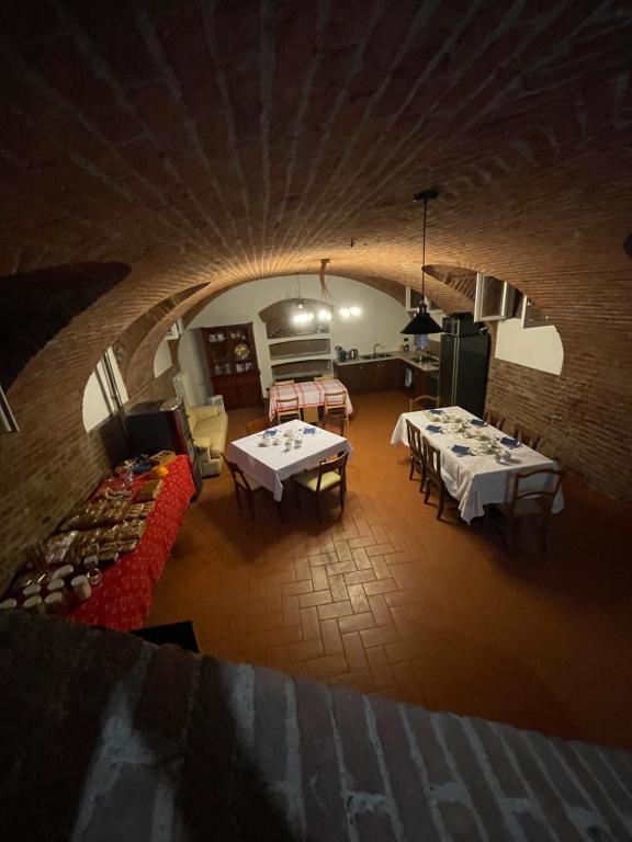 an overhead view of a room with tables and chairs at La Marchesa in Magliano Alfieri