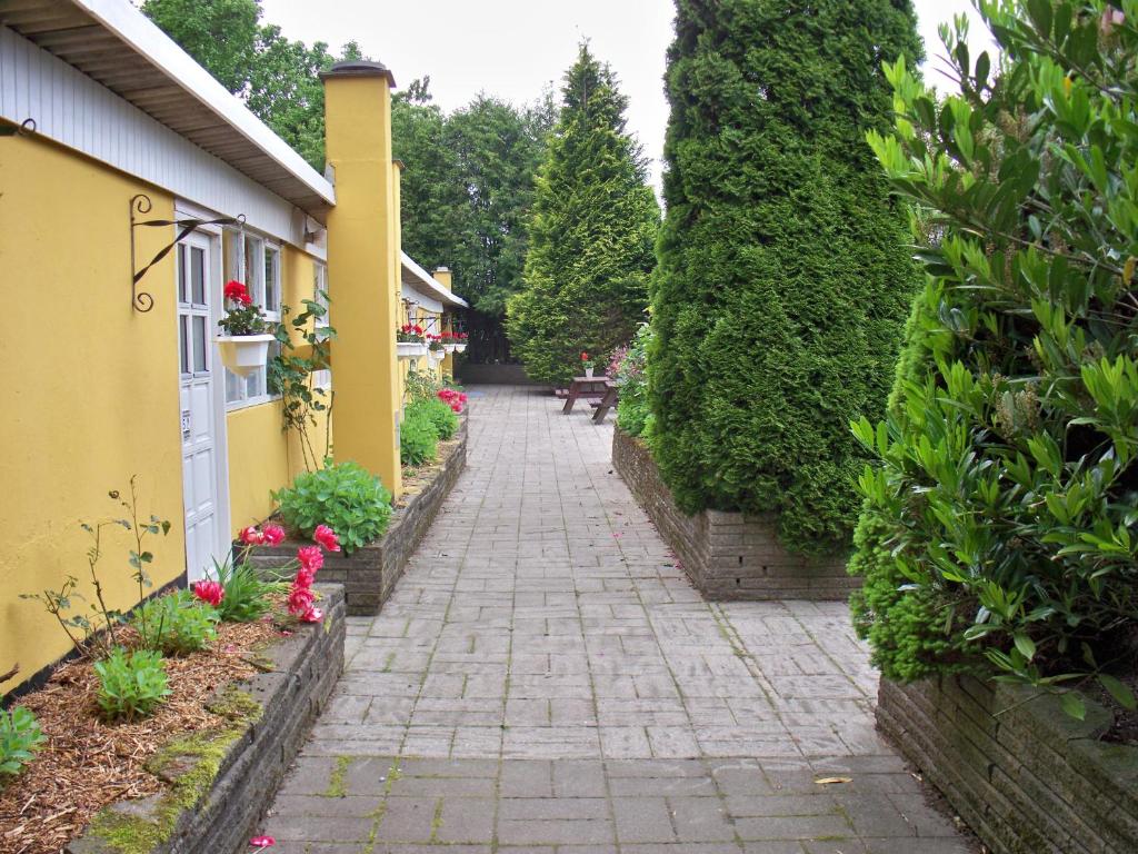 Aed väljaspool majutusasutust Danninghus