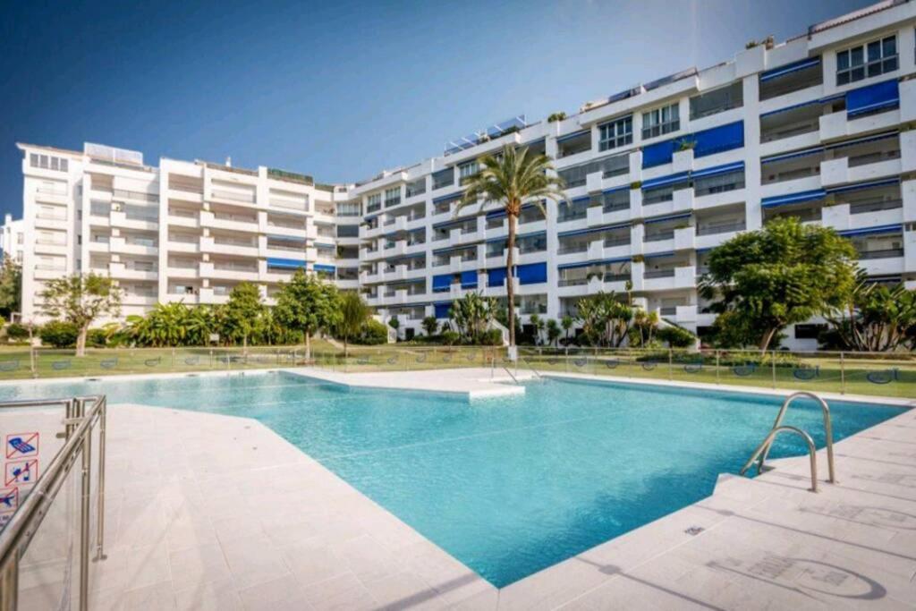 Central & Renovated Studio with Pool in Puerto Banus, Marbella