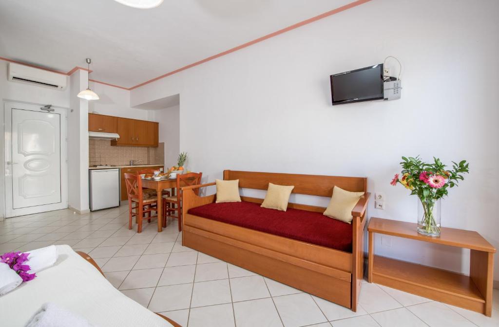 Joanna's Place - Basic Triple Room With Shared Bathroom