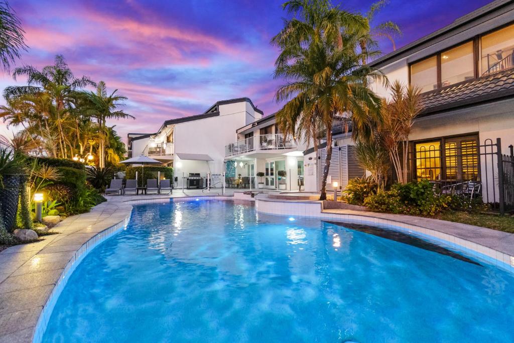Bazén v ubytování Noosa Boutique Apartments & Elkhorn Villas nebo v jeho okolí