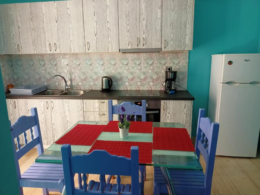 Kuchyň nebo kuchyňský kout v ubytování House Lantana 1432