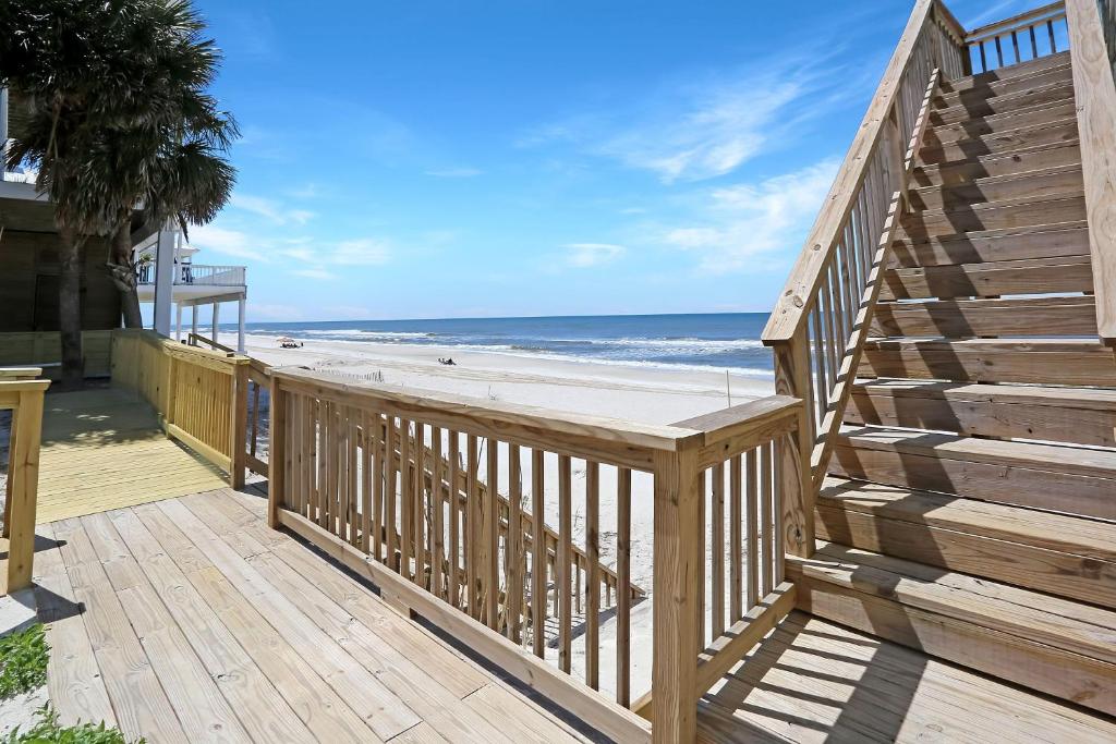 Vacation Home Ramblin Wreck by Pristine Properties, Cape San Blas, FL