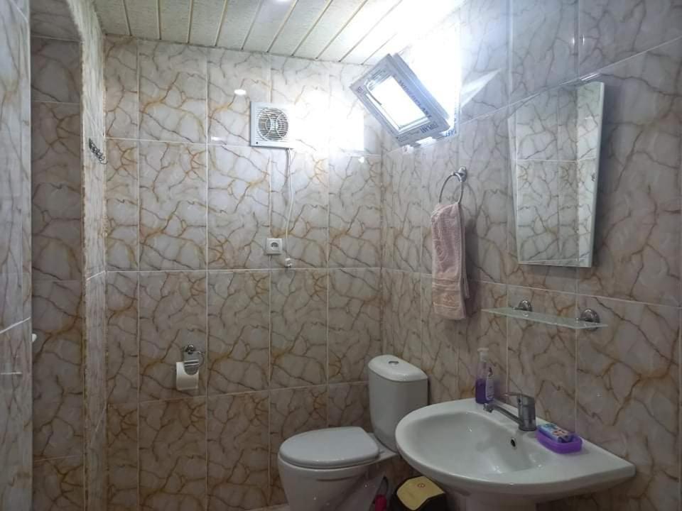 Koupelna v ubytování Guest House Fazisi