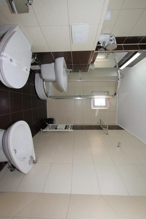 Koupelna v ubytování Hotel Liliacul