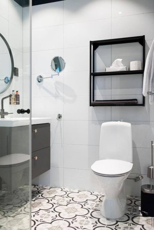 Koupelna v ubytování Rörums Gårdshotell