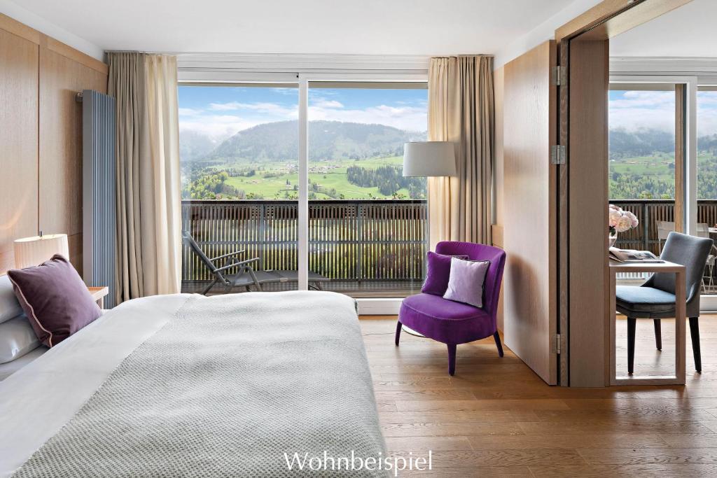 Nespecifikovaný výhled na hory nebo výhled na hory při pohledu z hotelu