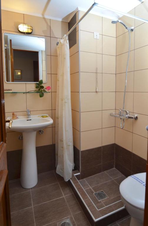 A bathroom at Agali Hotel