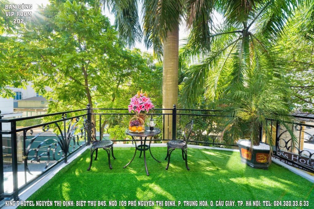 Zahrada ubytování King's Hotel Nguyễn Thị Định