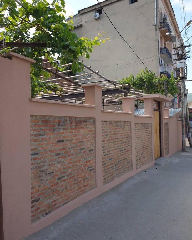 El barri de l'hostal o pensió o un barri que hi ha a prop