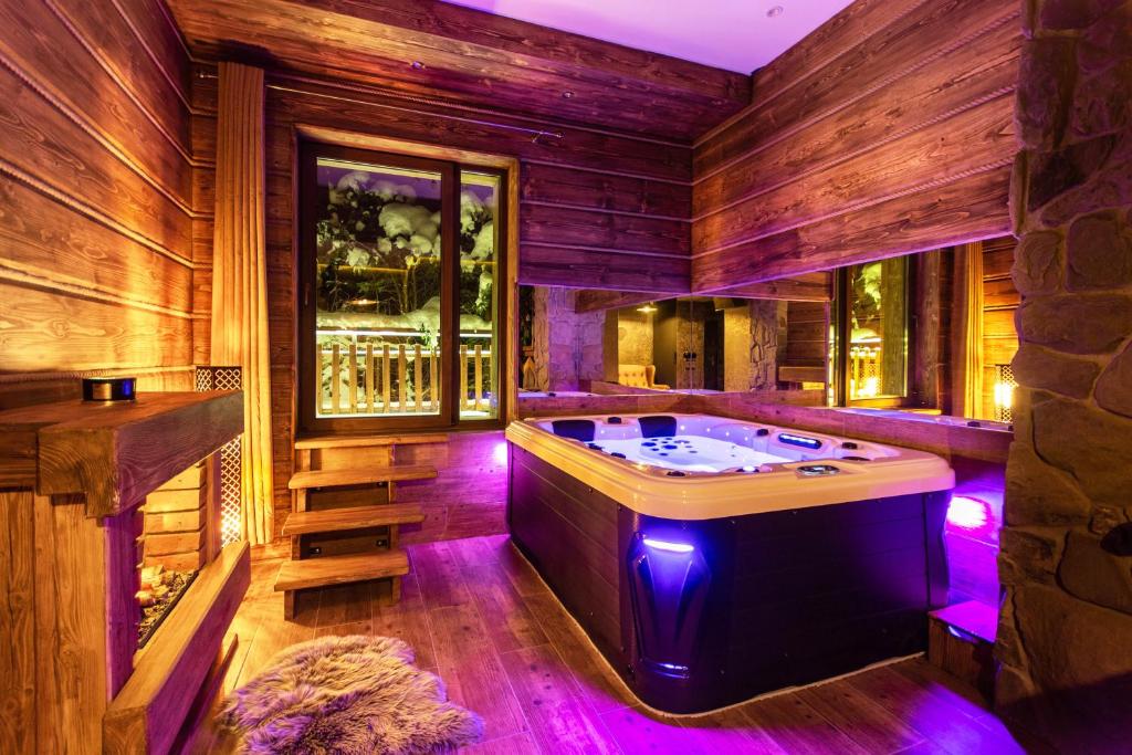 Fotografia z galérie ubytovania Willa Przy Dolinie Kościeliskiej - Prywatne Jacuzzi & Sauna v destinácii Kościelisko